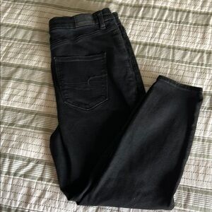 Black Distressed American Eagle 🦅 skinny jeans.